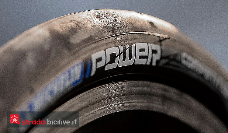 Un particolare della gomma da ciclismo ultra power di Michelin