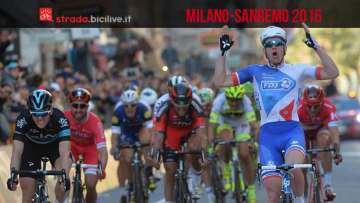 la volata della gara di ciclismo Milano-Sanremo 2016