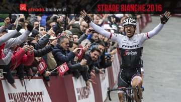 Esultanza di Fabian Cancellara sul traguardo della gara "Strade Bianche" 2016