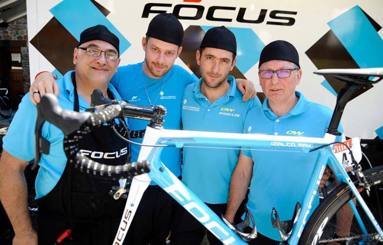 team AG2R La Mondiale con le bici Focus Izalco Max al Tour