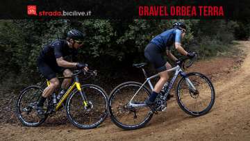ciclisti pedalano con la gravel bike orbea terra 2017
