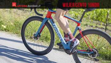 ciclista pedala sulla Wilier Cento 10NDR