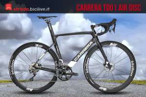 bicicletta da corsa Carrera TD 01 Air Disc su una strada