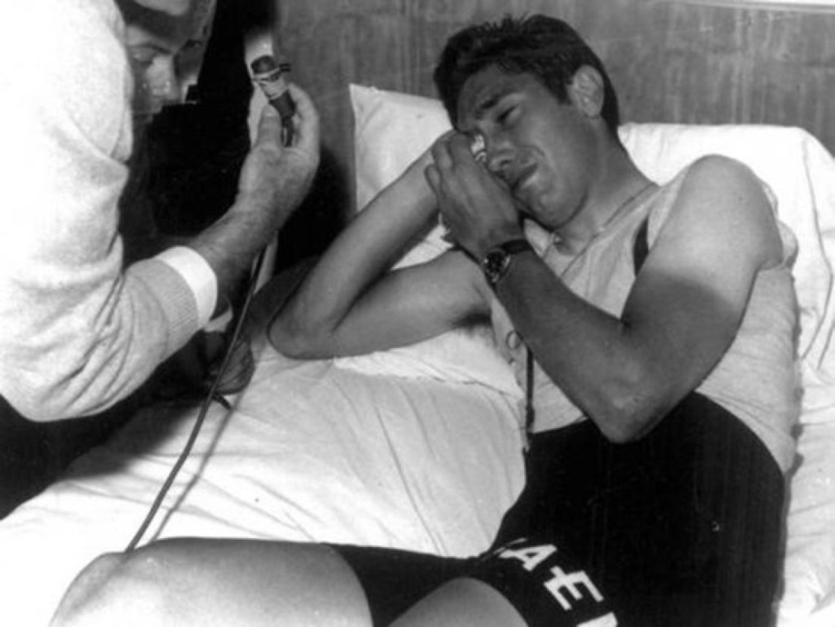 Eddy Merckx escluso dal giro d'italia dopo essere risultato positivo a un controllo anti-doping