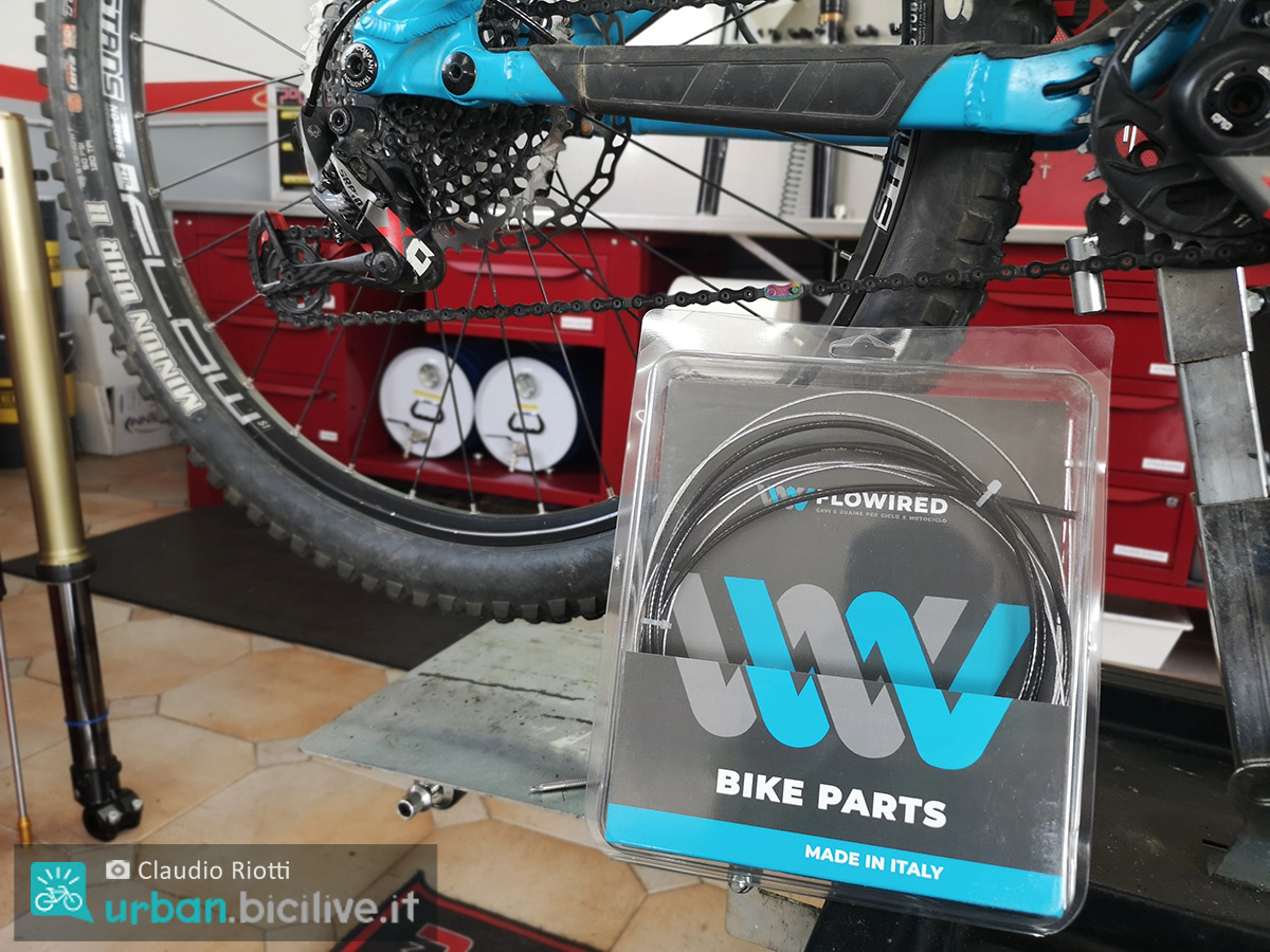 Il kit per la sostituzione dei cavi e guaine della bici Flowired