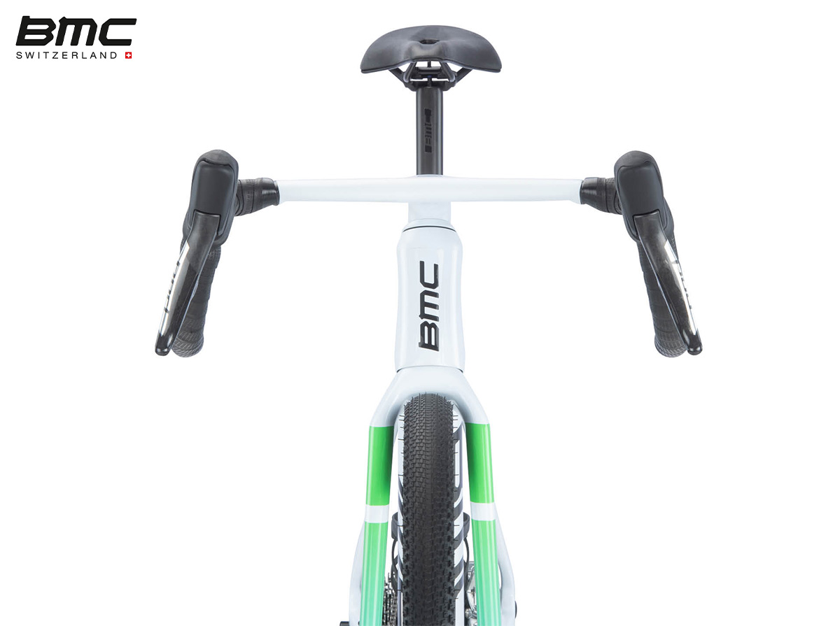 La nuova bicicletta da gravel BMC Kaius 01 One 2022 vista frontalmente
