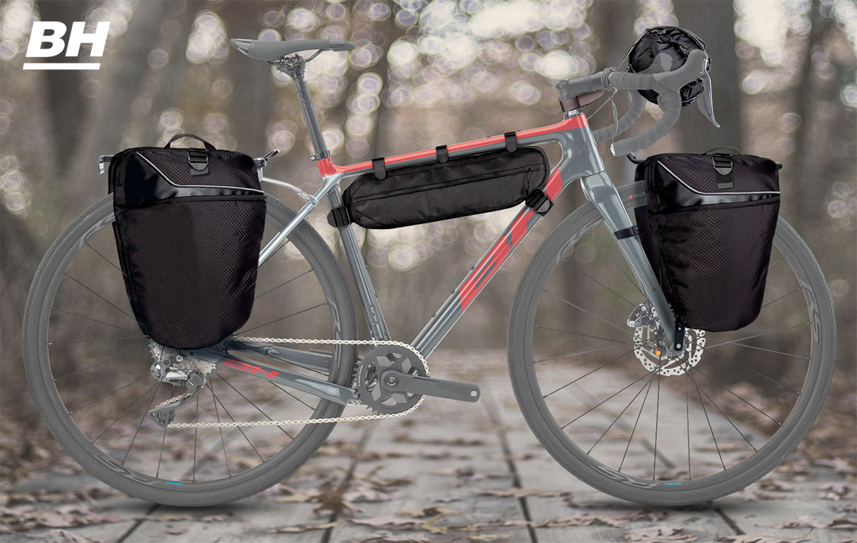 La nuova bici gravel BH GravelX 2023 equipaggiata con le borse 