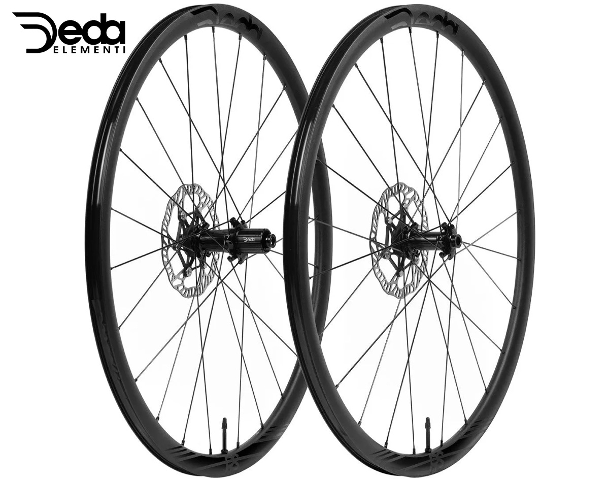 La coppia delle nuove ruote per bicicletta da corsa Deda Elementi RS3DB 2023