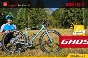 Foto di Claudio Riotti durante il test della bici gravel GHOST Asket CF X.