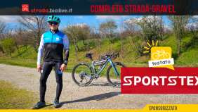 Foto di Claudio Riotti durante il test dell'abbigliamento personalizzato Sportstex da strada e gravel