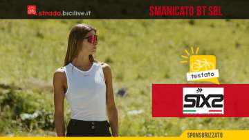 Foto di Beatrice Pontalti durante il test dell'intimo tecnico smanicato SIXS Bt SBL.